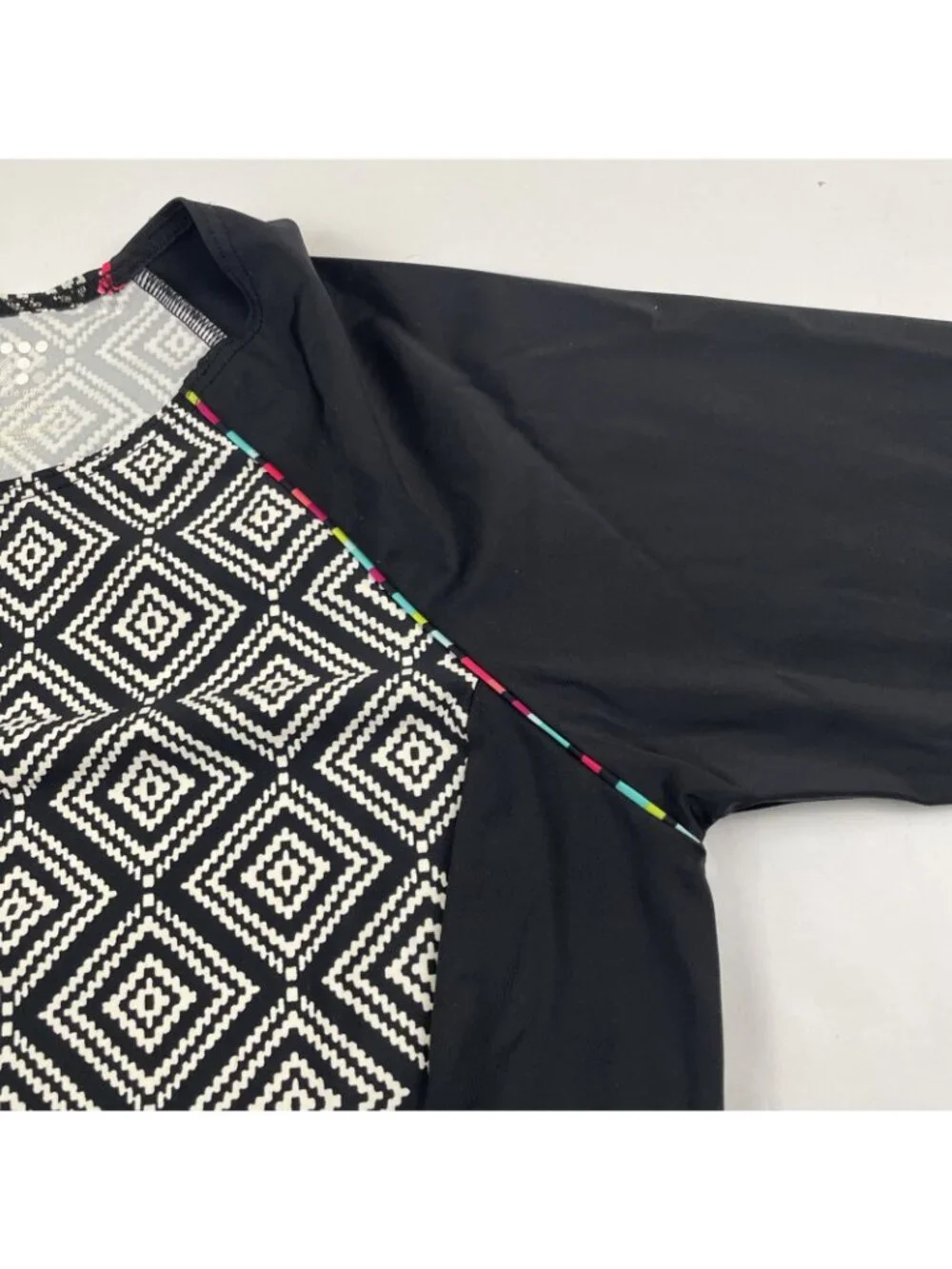 Title Nine Rash Guard Swim Top Women’s L Black White Long Sleeve Snorkel Surf